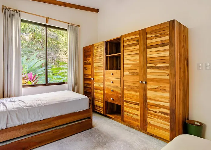 Pelada Jungle Nest 5-min Walk To & River *