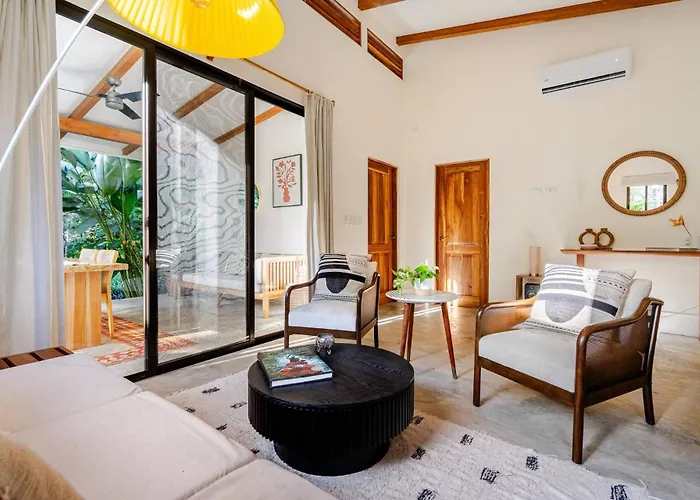 Pelada Jungle Nest 5-min Walk To & River *